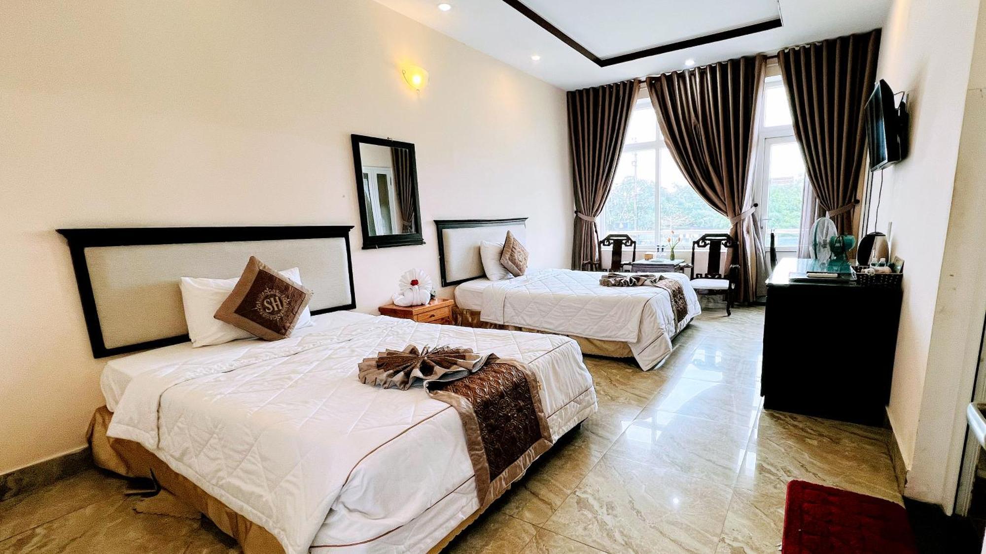 Song Huong Hue Hotel Exterior photo