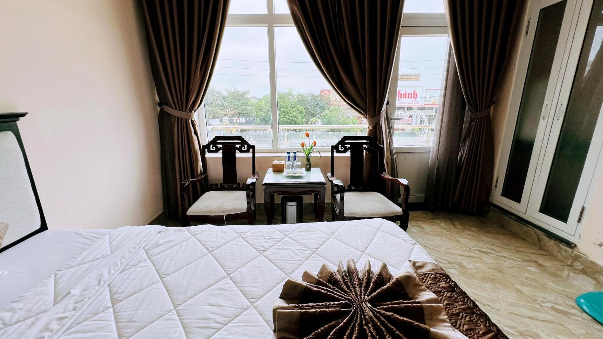 Song Huong Hue Hotel Exterior photo
